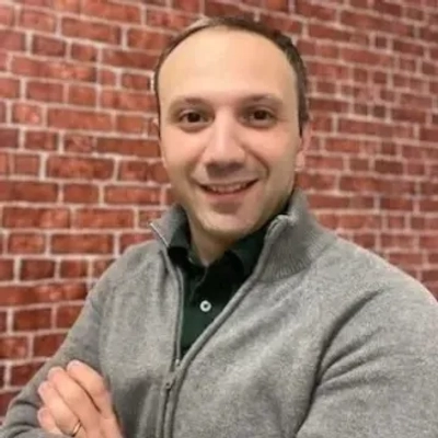 Arsen Misakyan - Featured